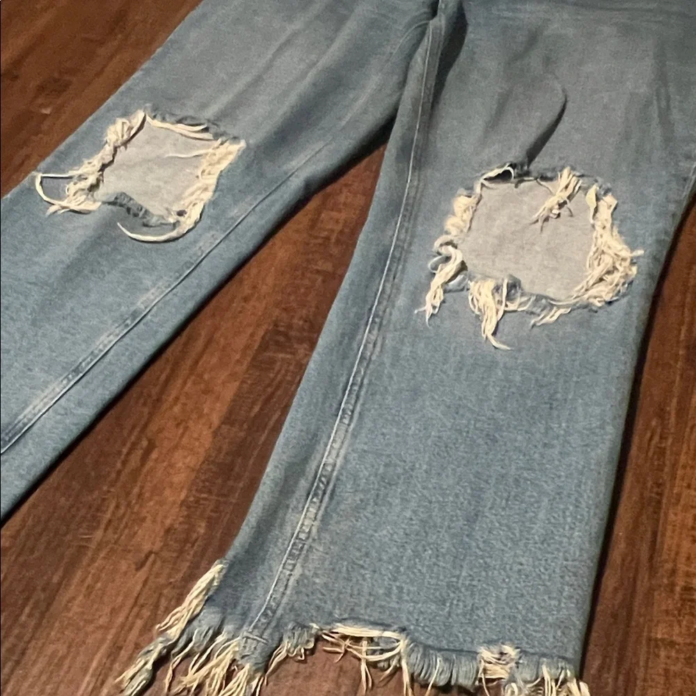 Size 32 Maggie Distressed Blue Jeans - Picture 12 of 15